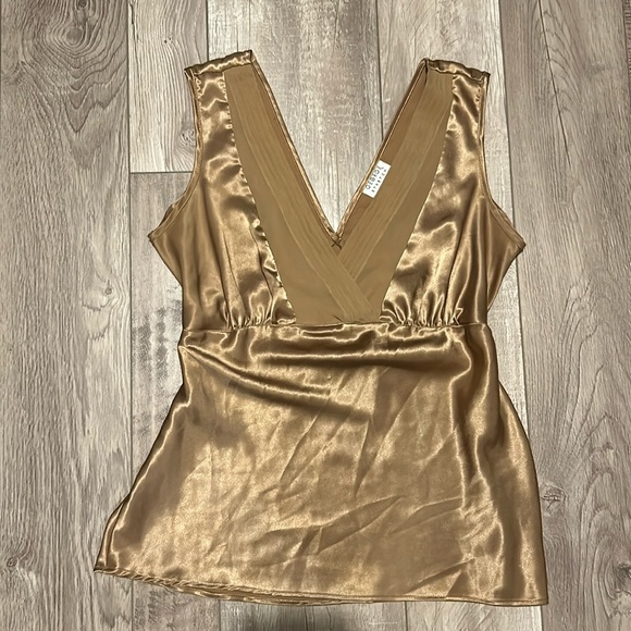 Tops - Women’s Top